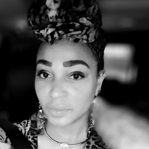 Meet your Posher, Carmen - Picture 1 of 5